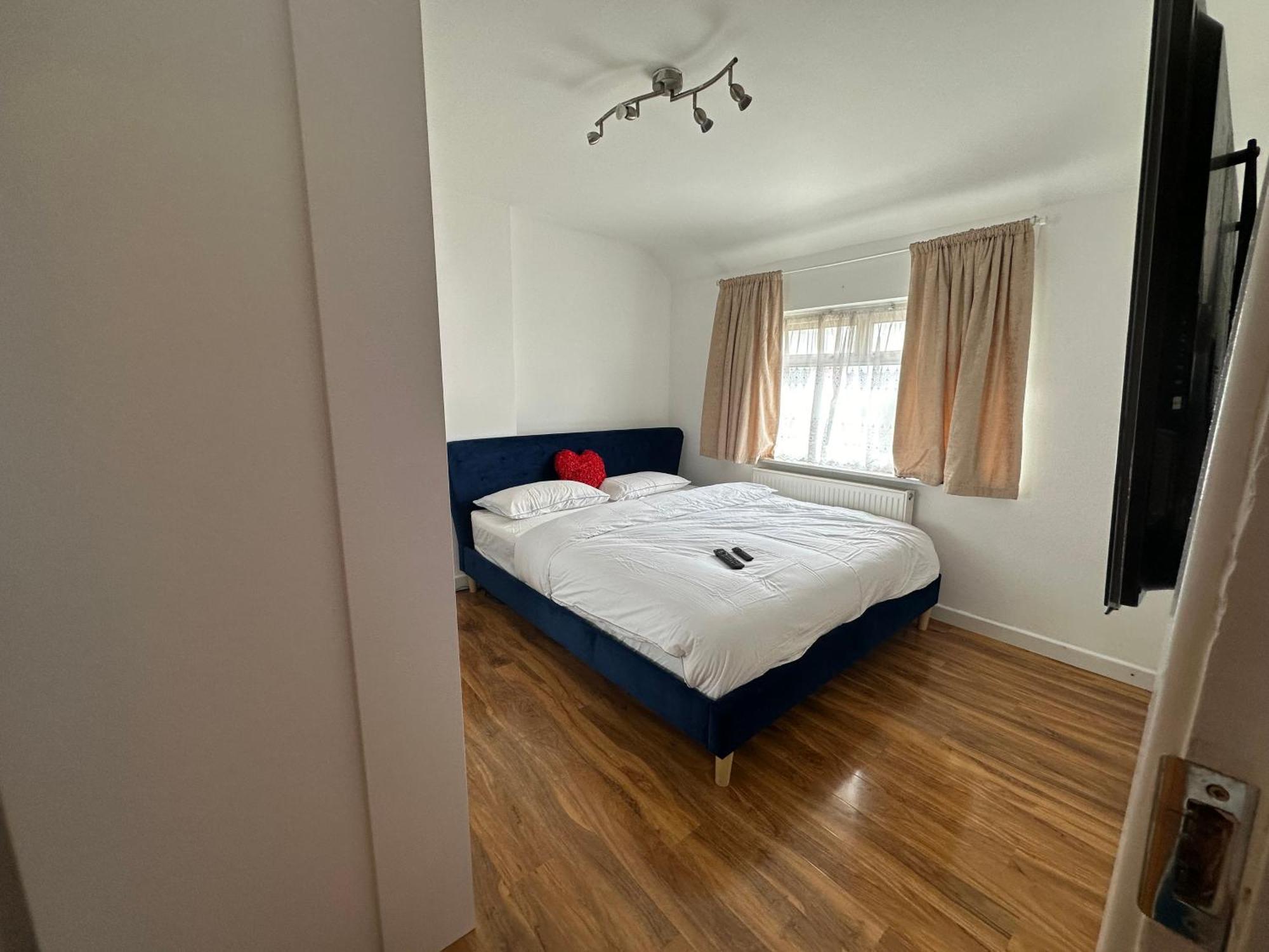 Beautiful Home In London With Easy Access To Central London Sutton  Exterior photo